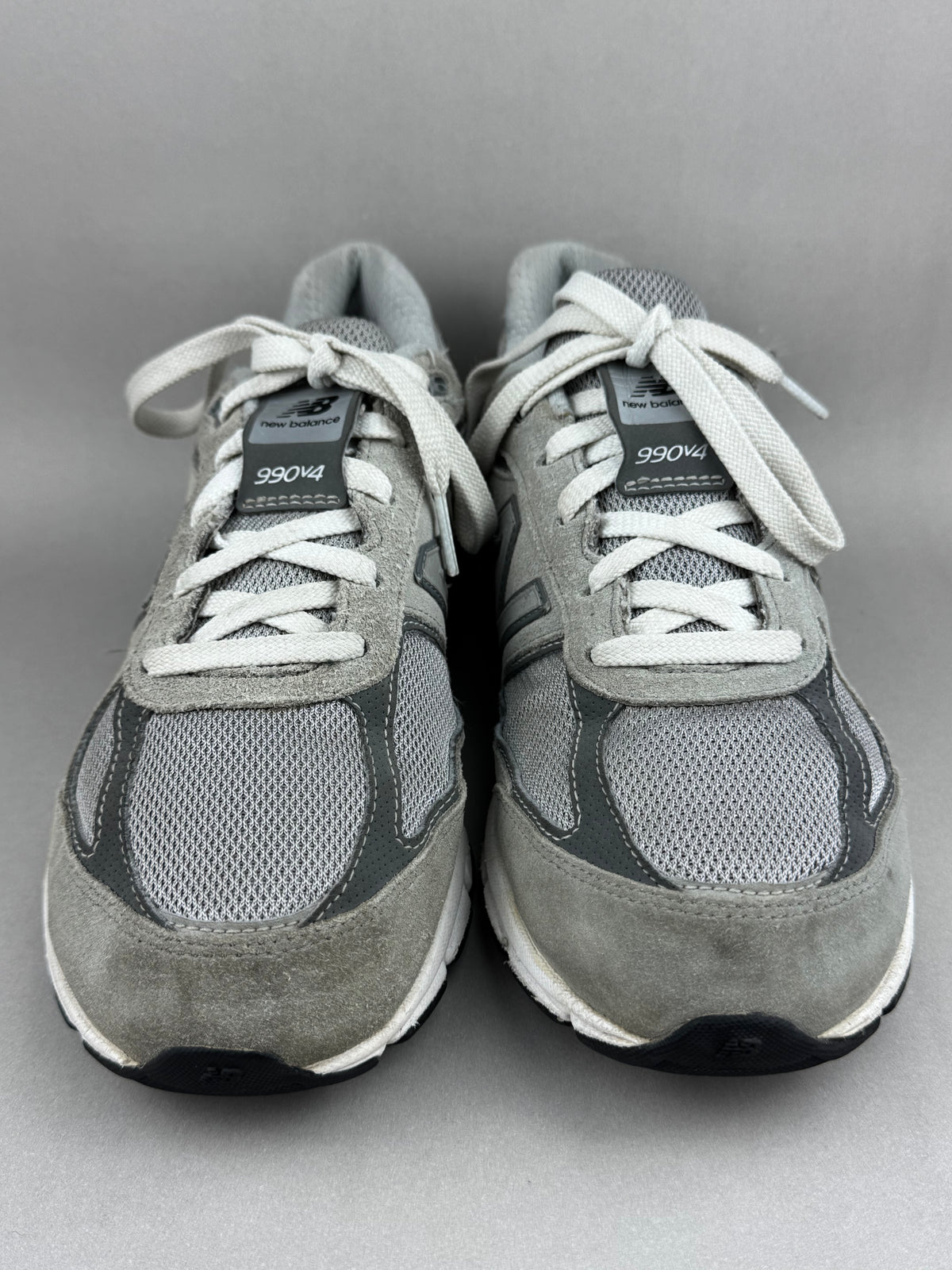 New Balance 990v4