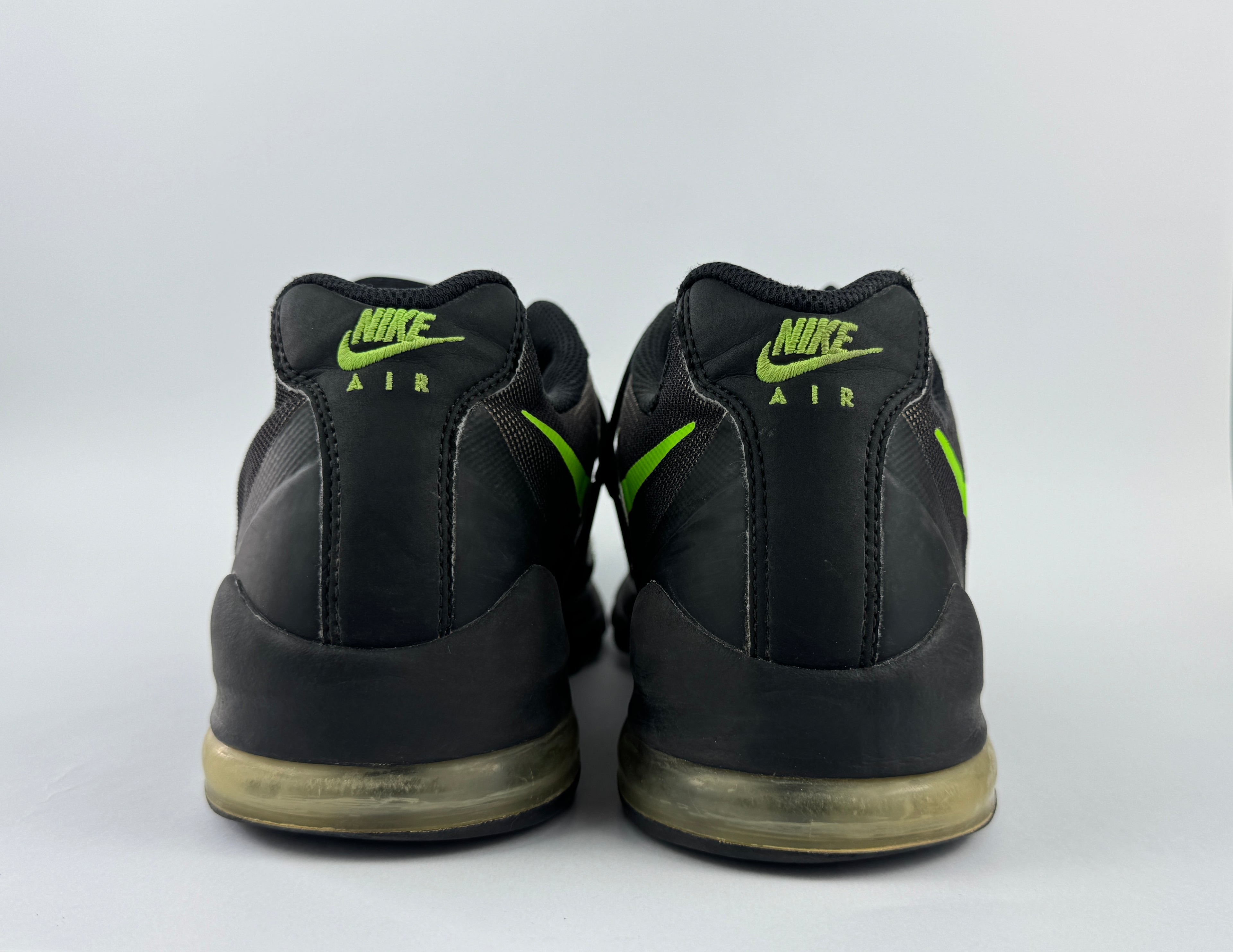 NIKE AIR MAX INVIGOR