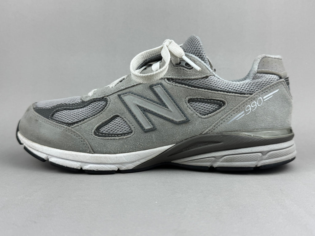 New Balance 990v4