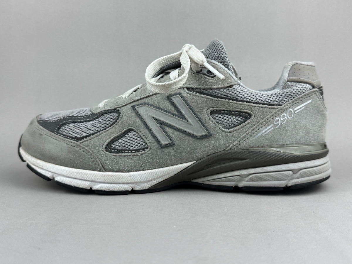 New Balance 990v4