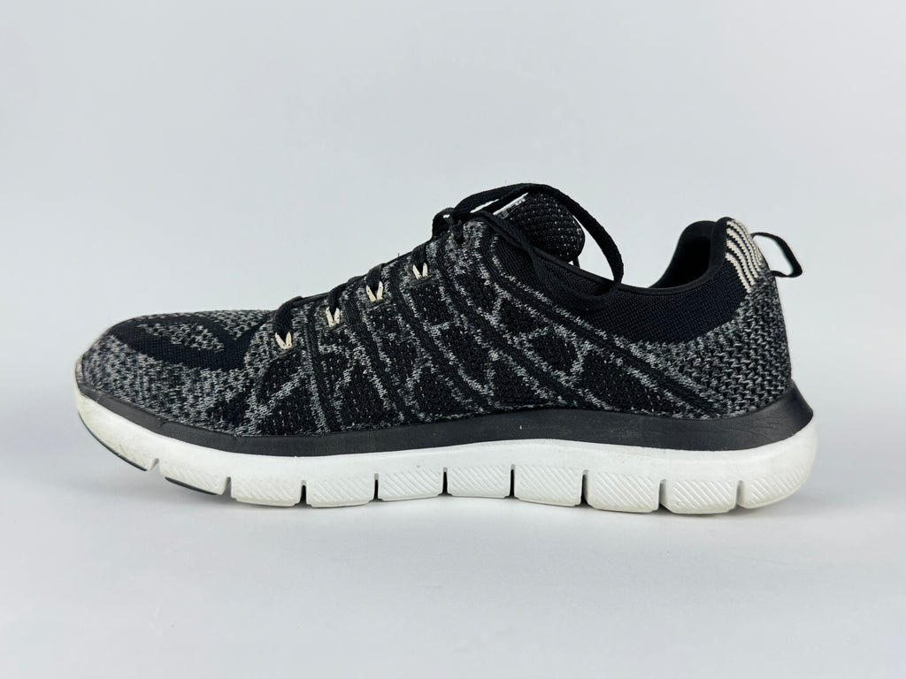 Sketchers sketch knit