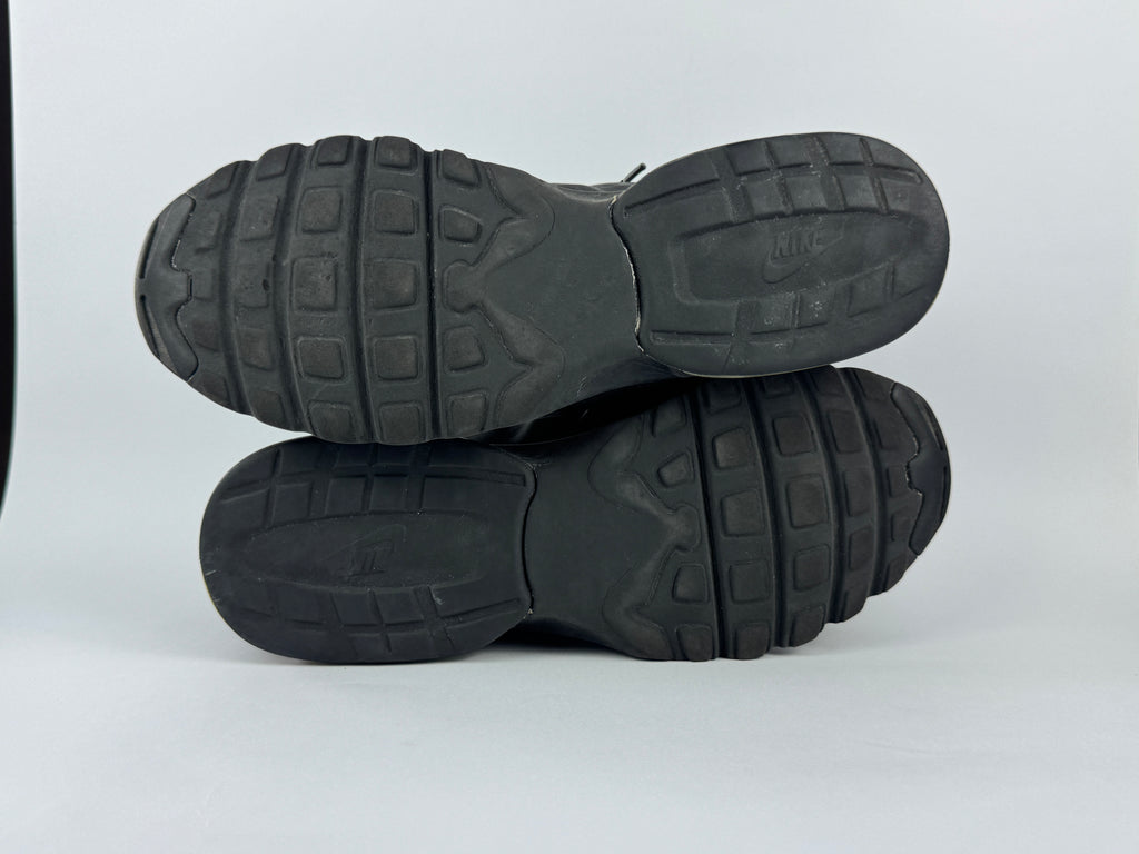 NIKE AIR MAX INVIGOR