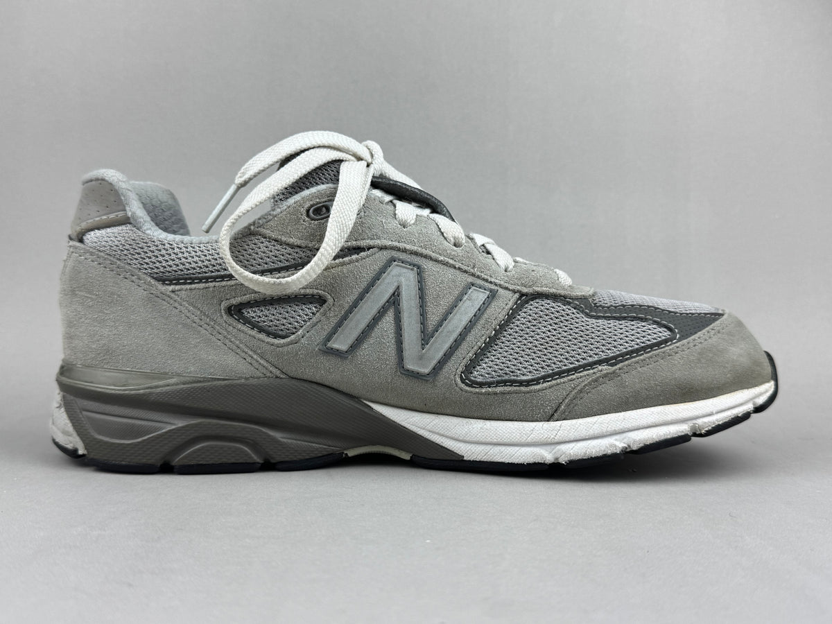 New Balance 990v4