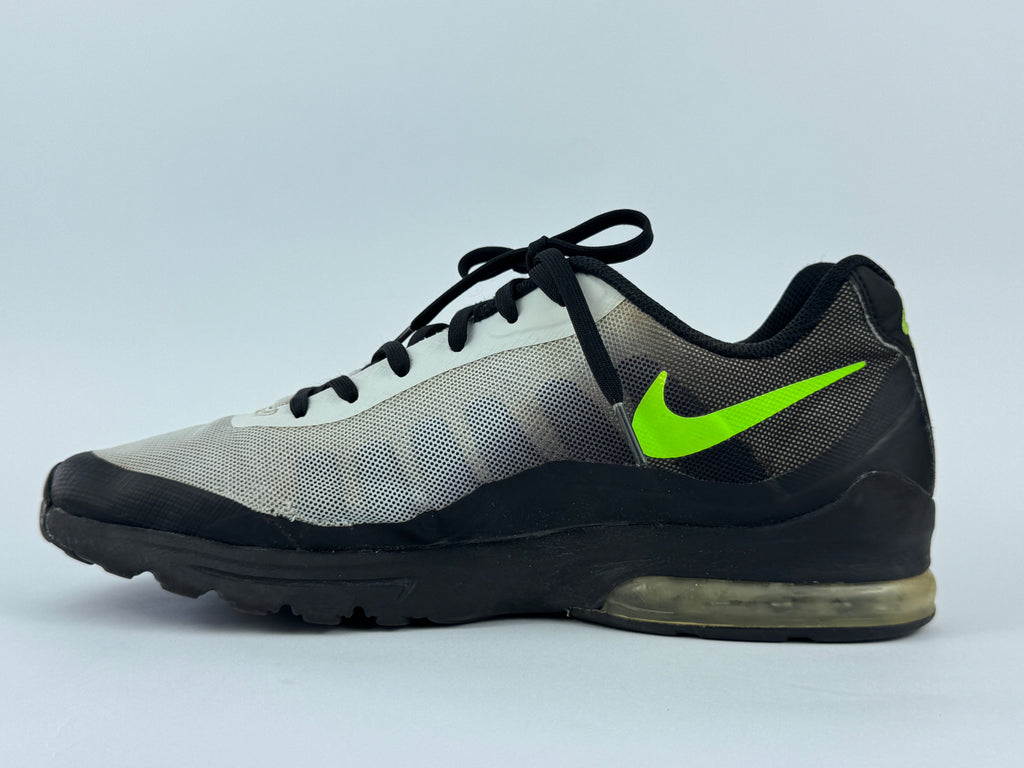 NIKE AIR MAX INVIGOR