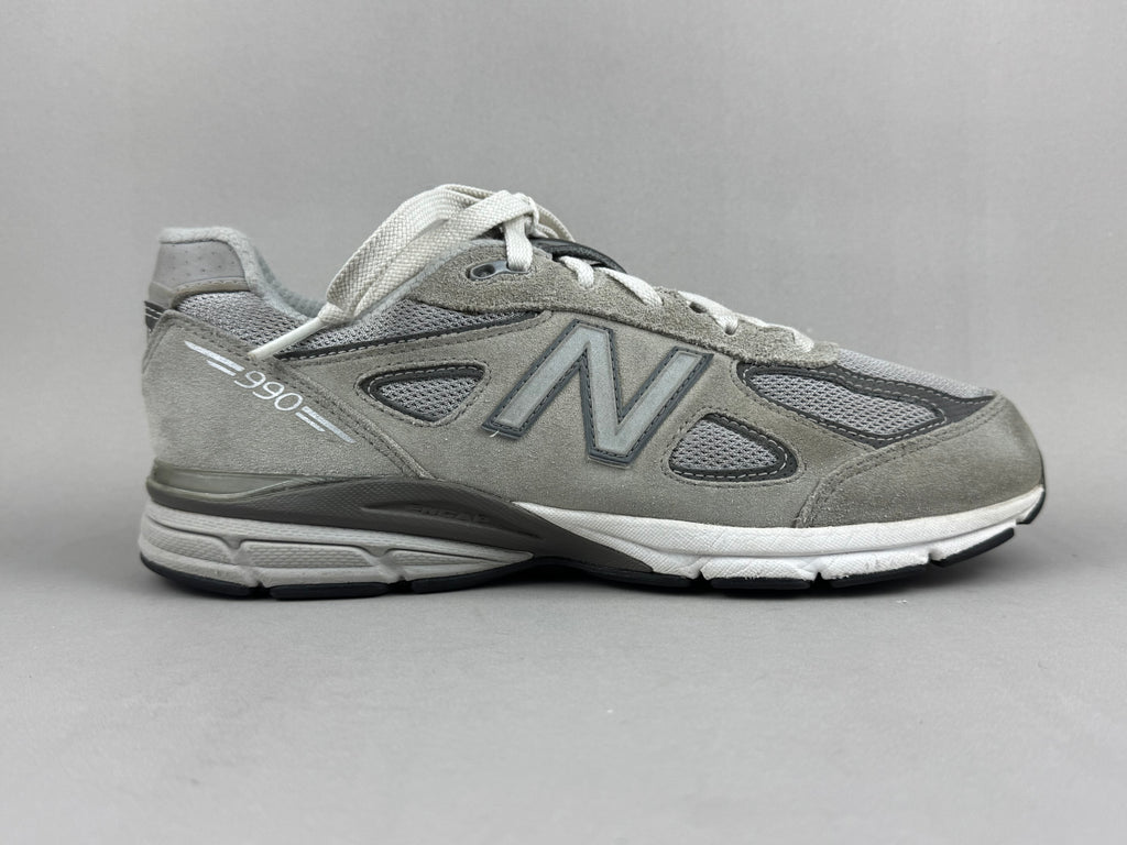 New Balance 990v4