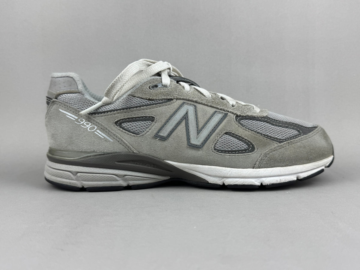 New Balance 990v4
