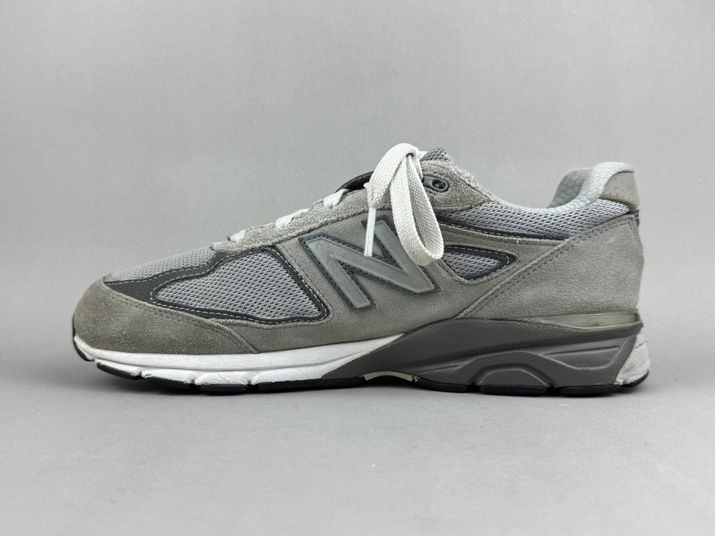 New Balance 990v4