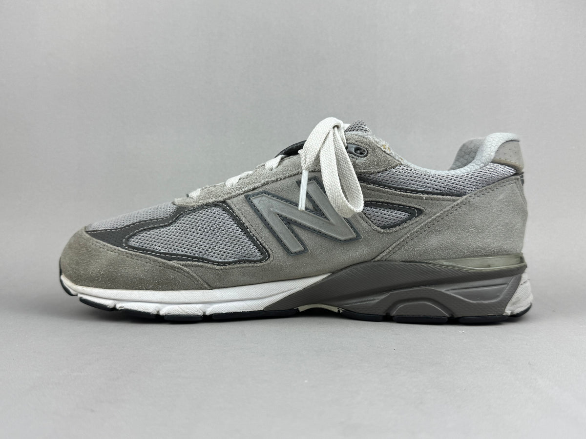 New Balance 990v4