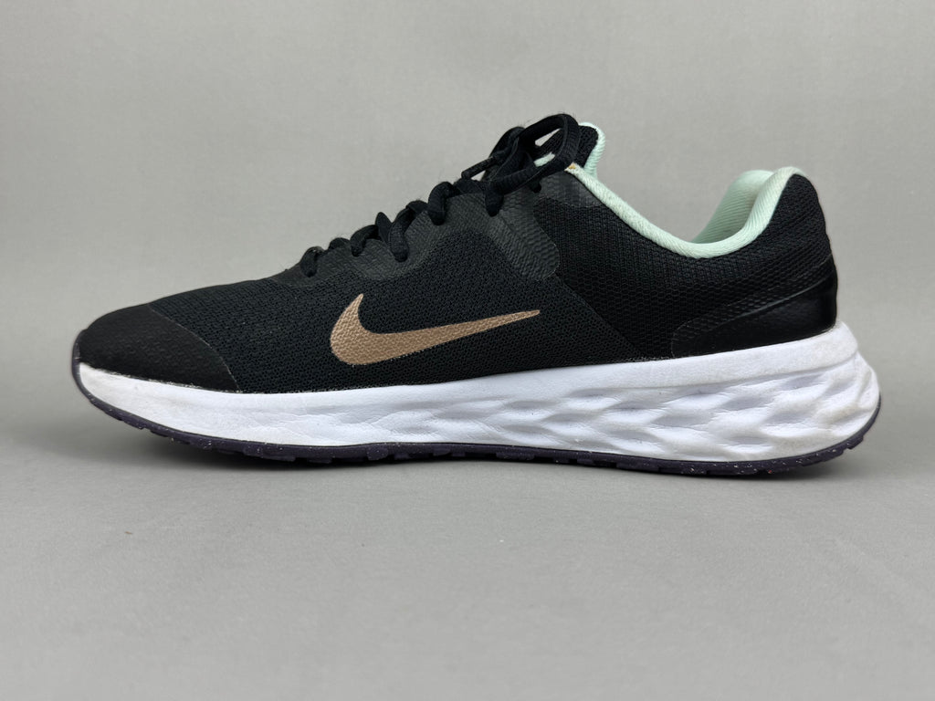Nike Revolution 6 NN