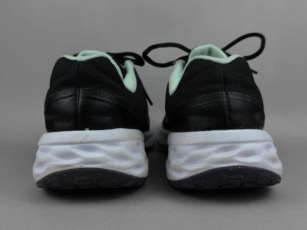 Nike Revolution 6 NN